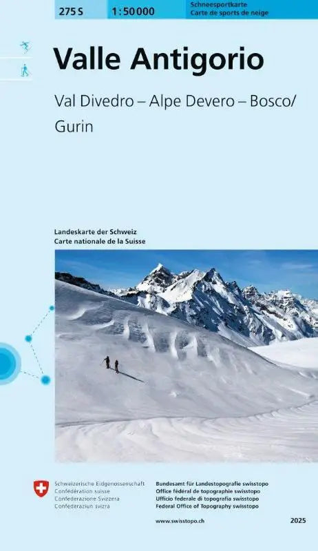 Sneeuwbedekte bergtoppen onder een heldere blauwe lucht in valle antigorio val divedro en alpe devero