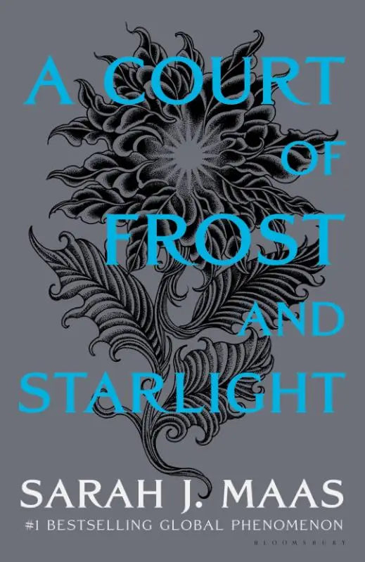 Grijs boekomslag met zwart ornamenteel bloemenpatroon en turkooizen tekst a court of frost and starlight van sarah j