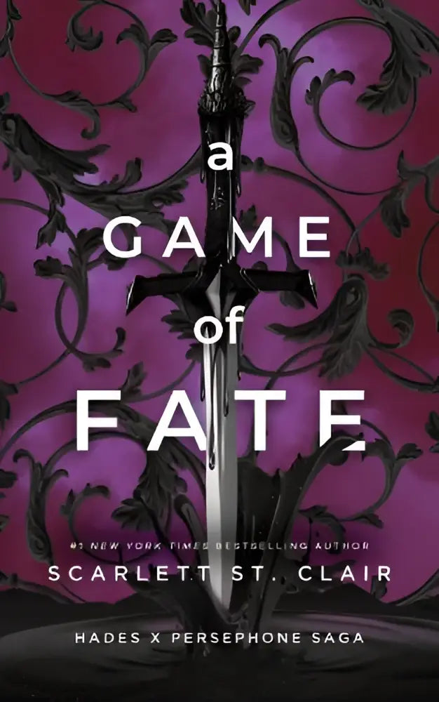 Een donkere en meeslepende zwarte zwaard met zilveren details voor a game of fate tegen een paars achtergrond