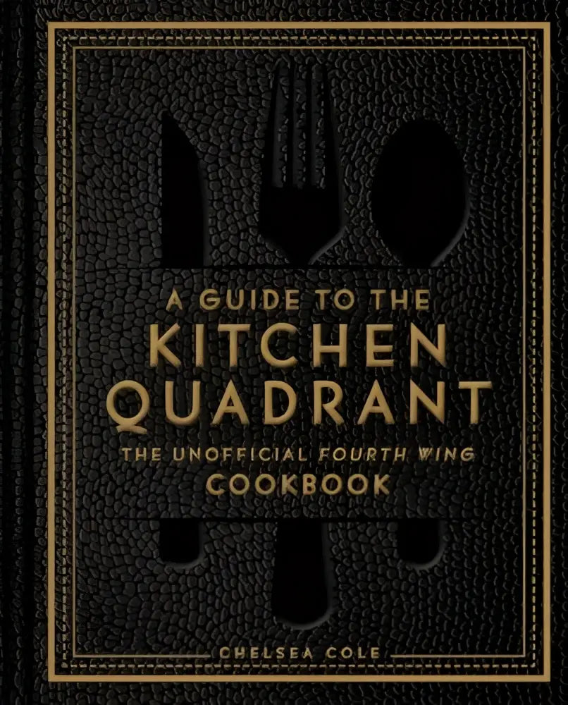 Zwart leren kookboek met goudfolie letters en uitgesneden keukengerei als gids voor de kitchen quadrant fourth wing