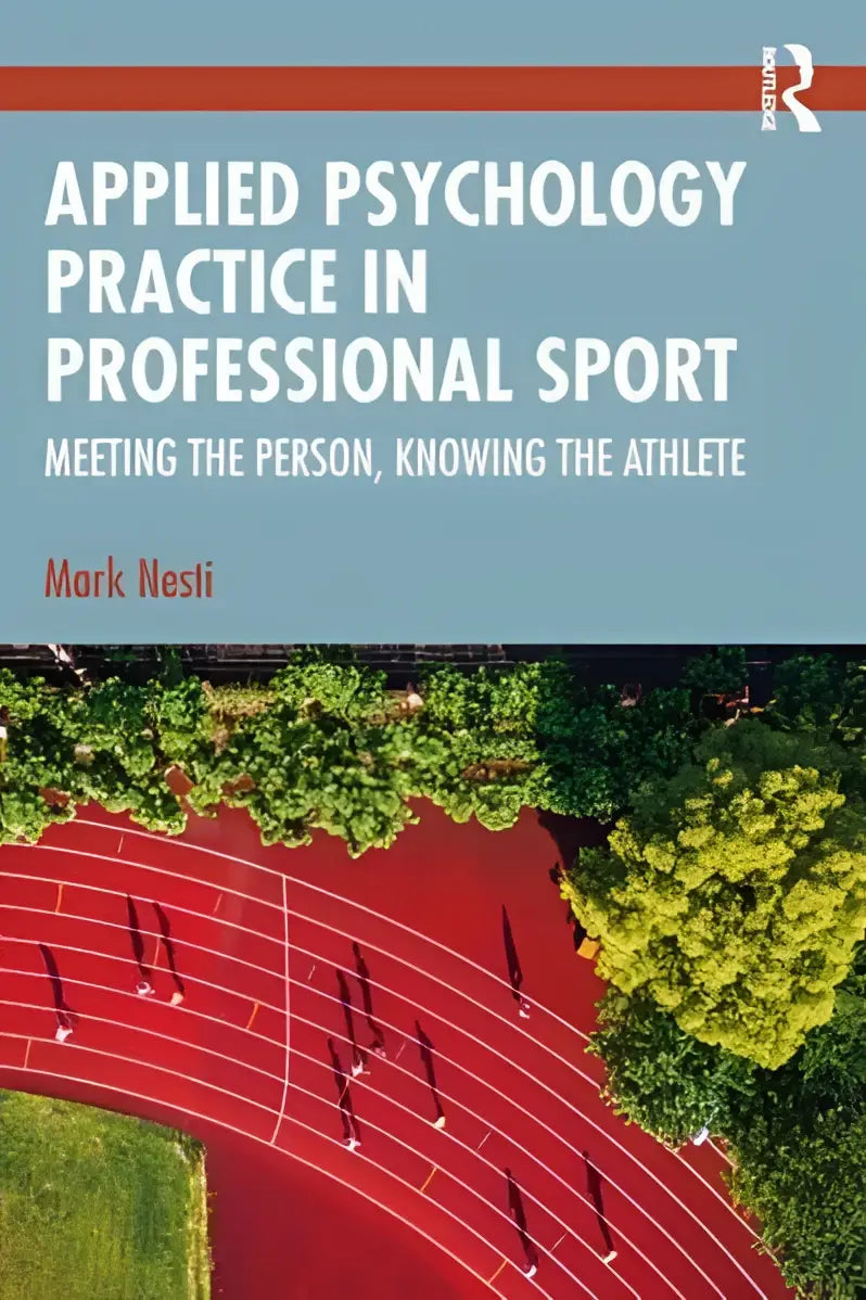 De boekcover van applied psychology practice in professional sport door mark nesti toont een rode baan en groene bomen