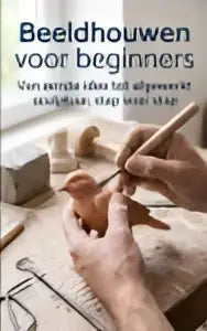 Boek beeldhouwen voor beginners met witte cover en handen die beeldhouwgereedschap vasthouden voor afgewerkt sculptuur
