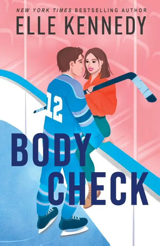 Illustratie van de achterkant van een blauw witte hockeytrui met nummer 12 op de cover van body check van bestselling auteur elle kennedy