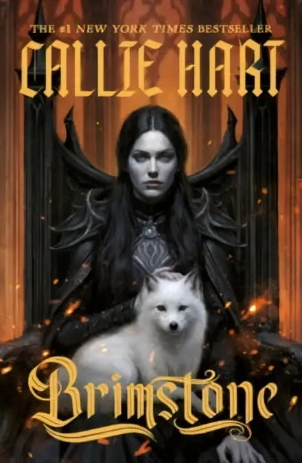 De boekomslag van brimstone callie hart toont een gothic ontwerp met goudkleurige letters en een vrouw met vleugels en een vos voor een vurige achtergrond in de alchemy series the fae