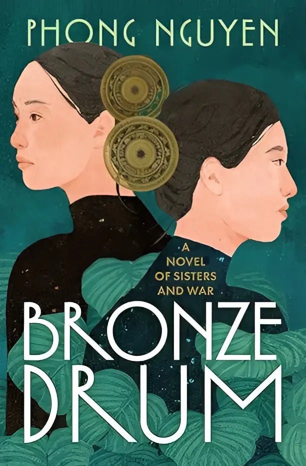 Boekcover van bronze drum met stijlvol illustratie van twee vrouwen in profiel tegen een teal achtergrond