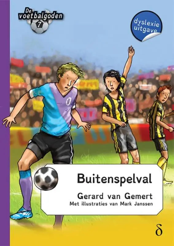 De buitenspelval voetbalgoden deel 7 met een zwart-witte klassieke voetbal op de omslag