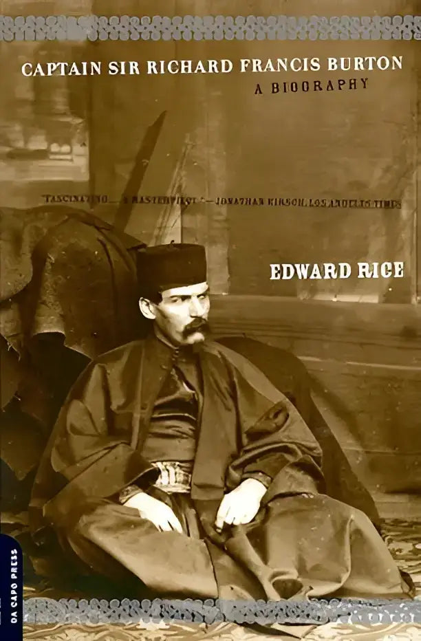 Sepiaportret van captain sir richard francis burton in donker fez en traditionele gewaden voor een biografie