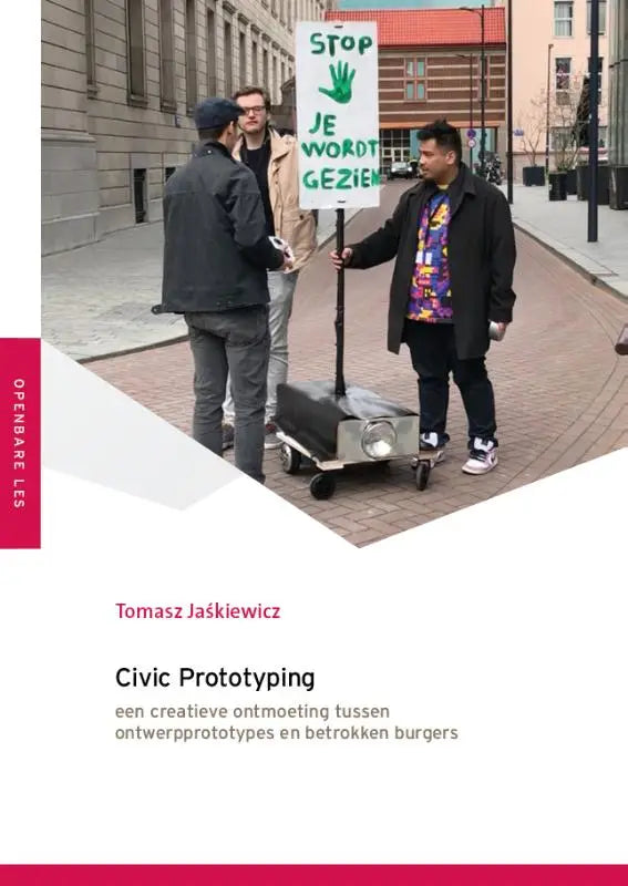 Witte sign met groene tekst en handafdruk op zwarte paal bij creatieve ontmoeting in civic prototyping met betrokken burgers