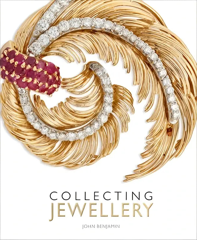 Gouden veervormige broche met diamanten en centraal robijnknopen versierd voor collecting jewellery