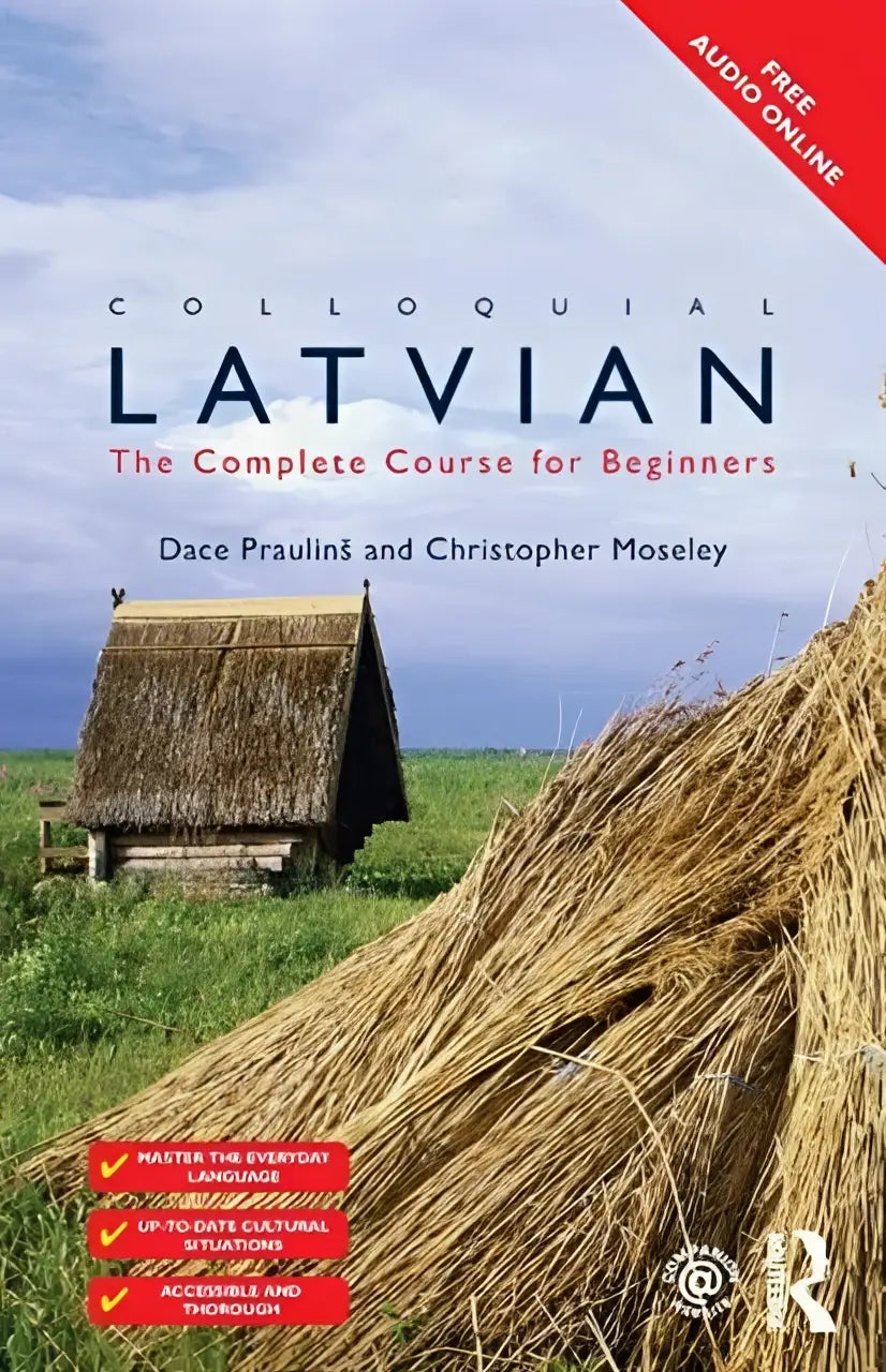 De boekcover van colloquial latvian complete course for beginners toont een rustieke rieten hut in een groen veld