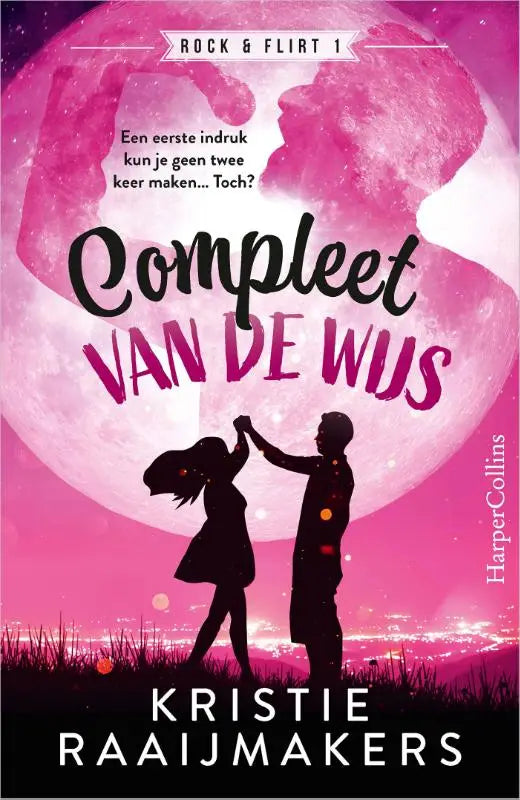 Roze boekomslag compleet van de wijs met silhouetten van dansend paar en grote roze maan twee keer