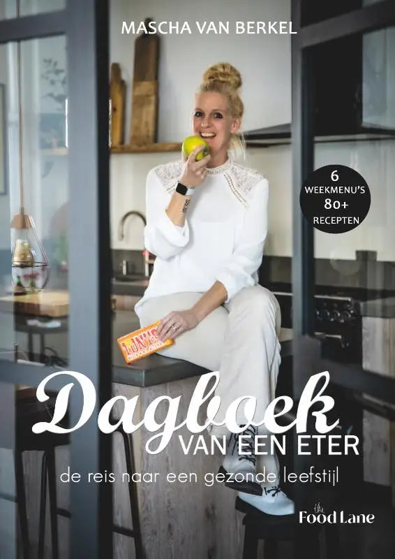 Witte blouse met lange mouwen en kant bij de halslijn ideaal voor een gezonde leefstijl in dagboek van een eter
