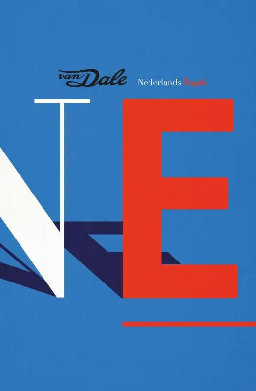 Van Dale pocketwoordenboek nederlands-engels met rood-witte letters op blauw voor snelle taalhulp