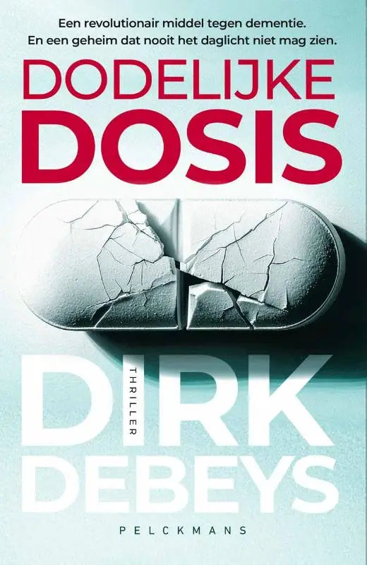 Een gebarsten witte pil met een glanzend oppervlak uit het product dodelijke dosis