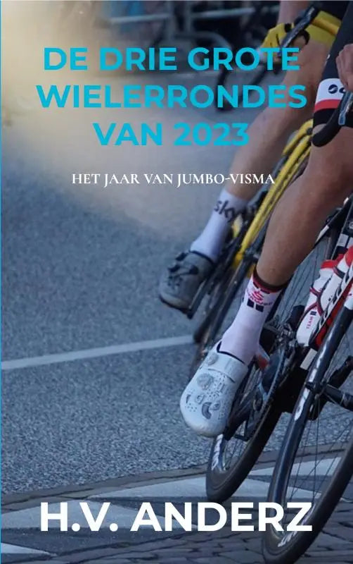Witte racefiets schoen met zwarte en rode accenten en strak ontwerp voor de drie grote wielerrondes 2023