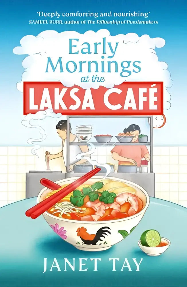 Een kleurrijke keramische kom met haanmotief gevuld met levendige laksa noedels en garnalen bij early mornings at the laksa cafe