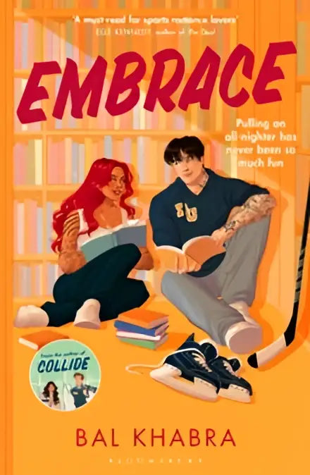 De boekomslag van embrace van bal khabra toont twee mensen die samen lezen op een oranje achtergrond met rode letters