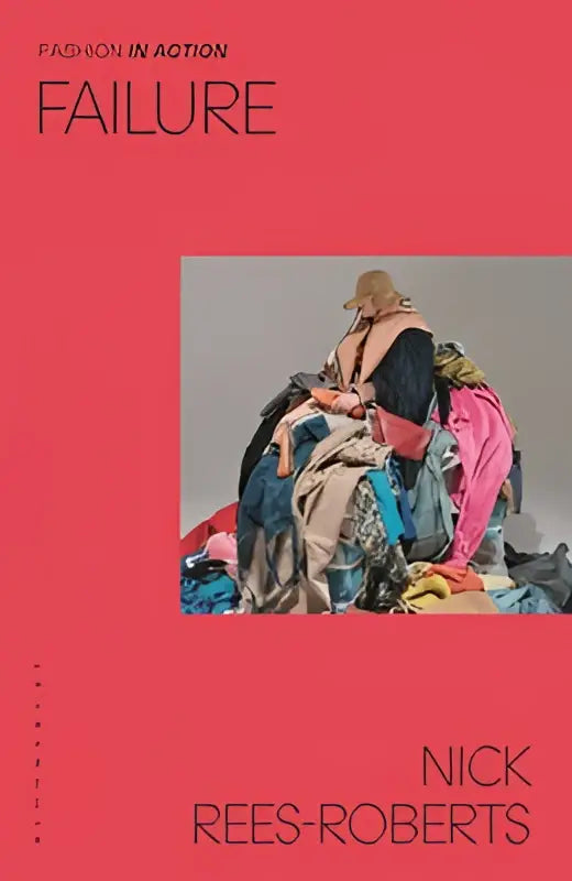 Een levendige koraalrode magazine cover met de titel failure en een persoon met strohoed te midden van kleurrijke kleding