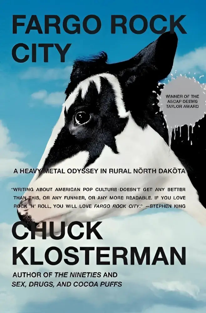 Illustratie van een zwart-wit koehoofd tegen blauwe lucht op cover van heavy metal album fargo rock city north dakota