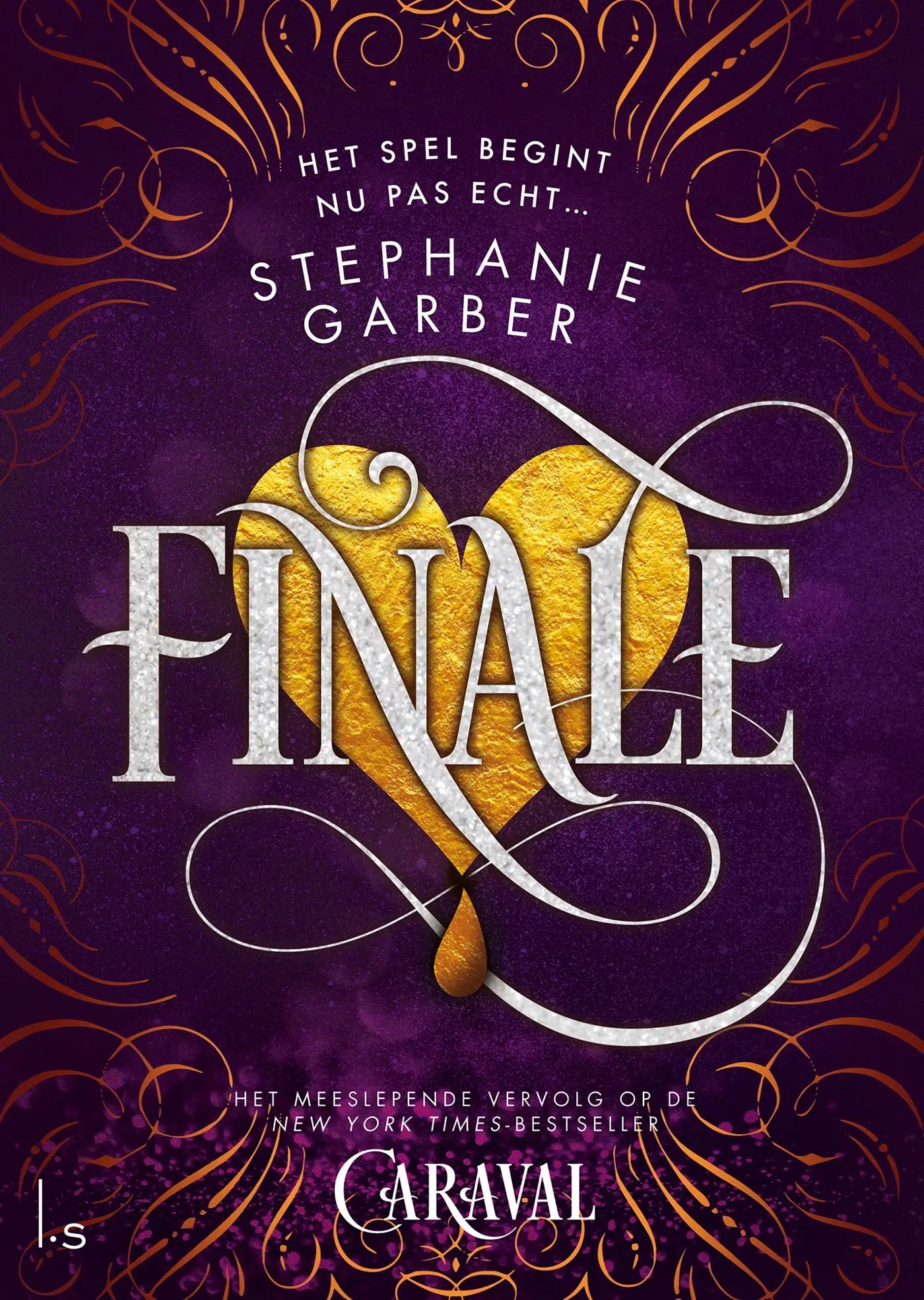 De boekcover van finale van stephanie garber toont zilveren letters met een gouden hart op een paars-gouden achtergrond