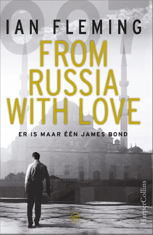 Boekcover met gele tekst van from russia with love door ian fleming voor james bond uitgave russia with love
