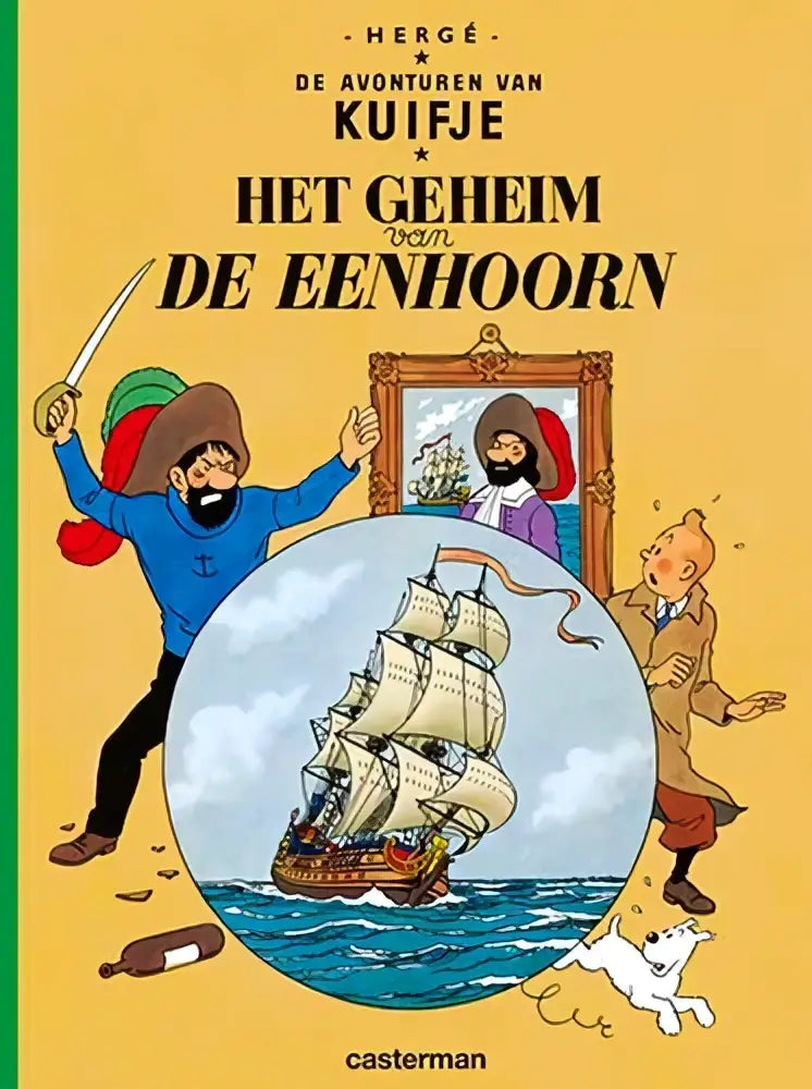 De cover van het stripboek het geheim van de eenhoorn door hergé met een witte zeilschipillustratie op blauw water van casterman strips algemeen