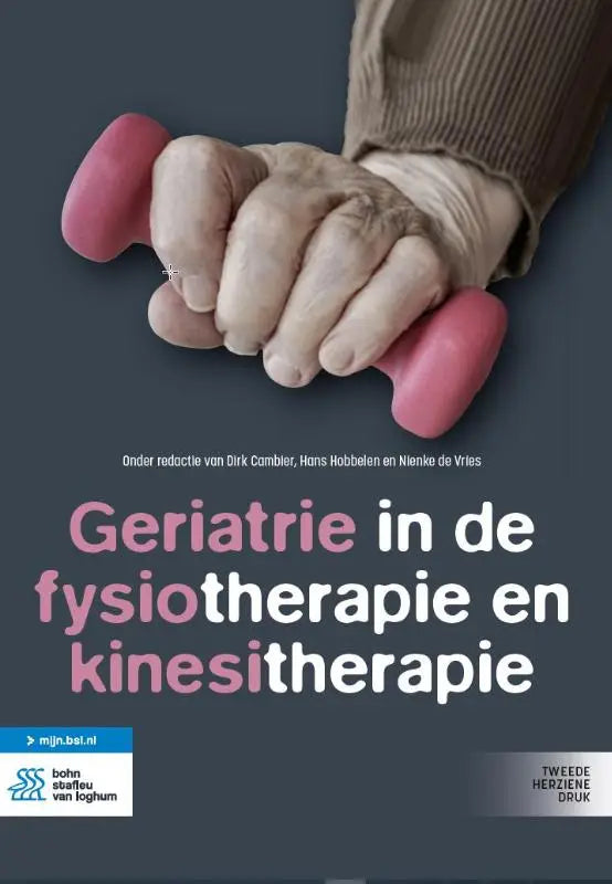 Hand die een paar roze dumbbells vasthoudt voor geriatrie in de fysiotherapie en kinesitherapie bsl media