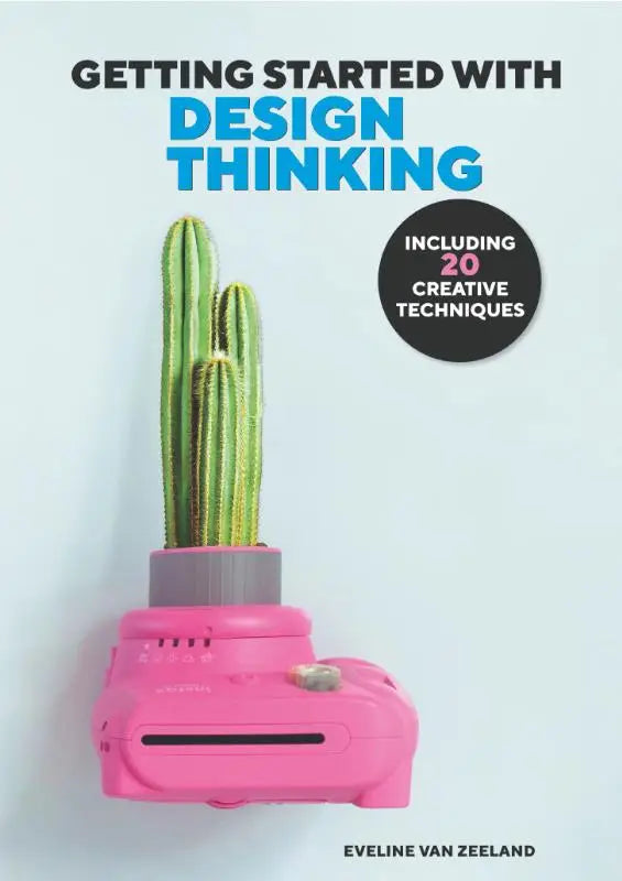 A vibrante roze Fujifilm Instax Mini 9 instant camera met een cactusplant als symbool voor getting started with design thinking