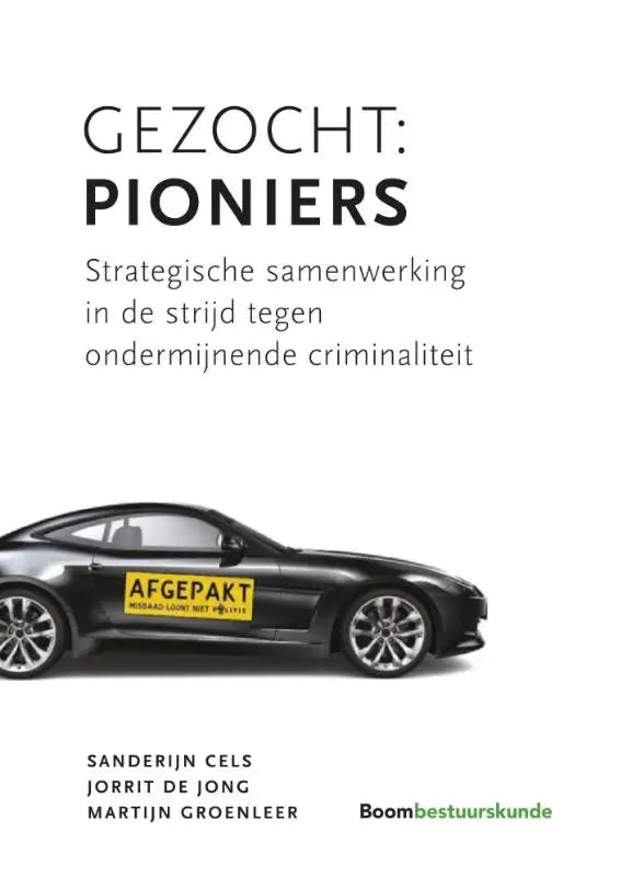Zwarte sportauto met gele afgepakt sticker zijaanzicht geassocieerd met martijn groenleer en algemene sociale wetenschappen