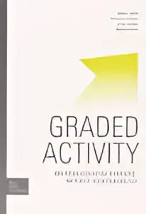 Graded activity workbook met een witte kaft en zwarte tekst geschikt voor bsl media en paramedisch algemeen gebruik
