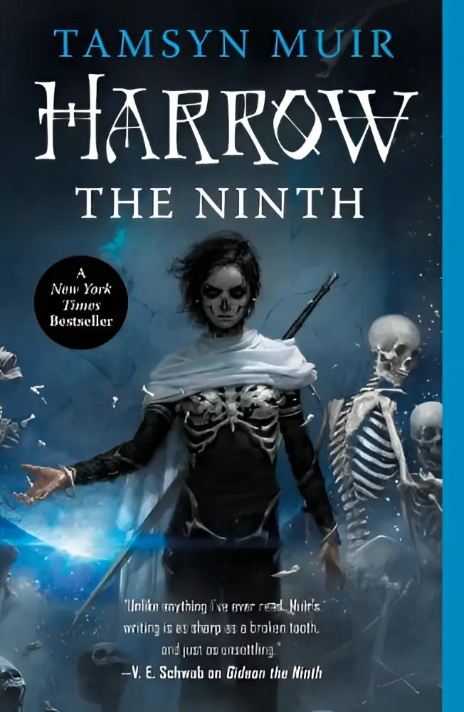 De cover van harrow the ninth toont een zwarte pantserachtige skeletfiguur met wit doek over de schouders