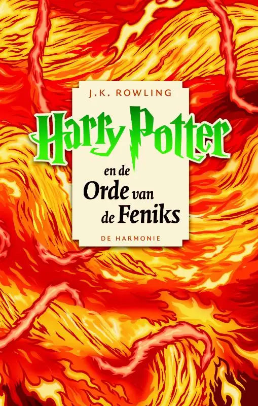 De cover van harry potter en de orde van de feniks met een vurige oranje achtergrond en groene letters bestel harry potter