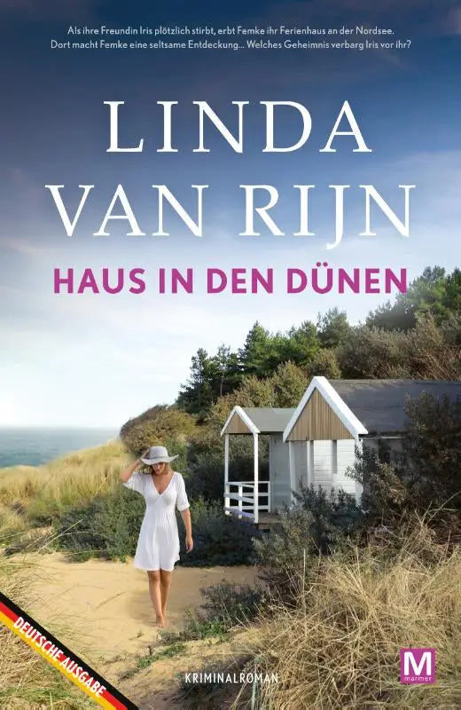 Haus met witte gevel en grijs dak gelegen tussen groen op een zandduin