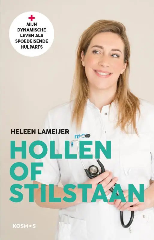 Witte medische jas hollen van stilstaan met stethoscoop vastgehouden in de handen voor professioneel gebruik