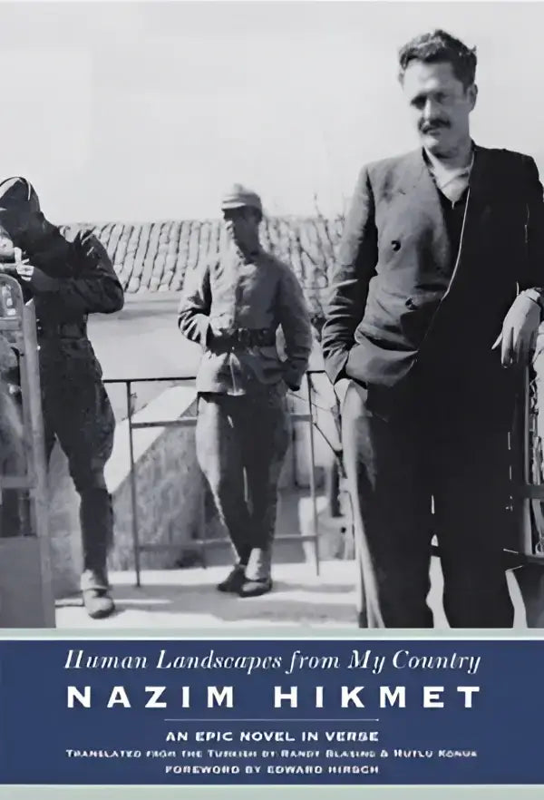 Zwart-wit boekomslag human landscapes from my country door nazım hikmet met foto van drie mannen in tijdsgetrouw kostuum