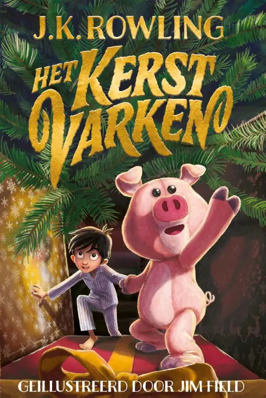 Een levendig roze cartoonvarken met een vrolijke uitdrukking naast een jongen in gestreepte pyjama onder kerstgroen