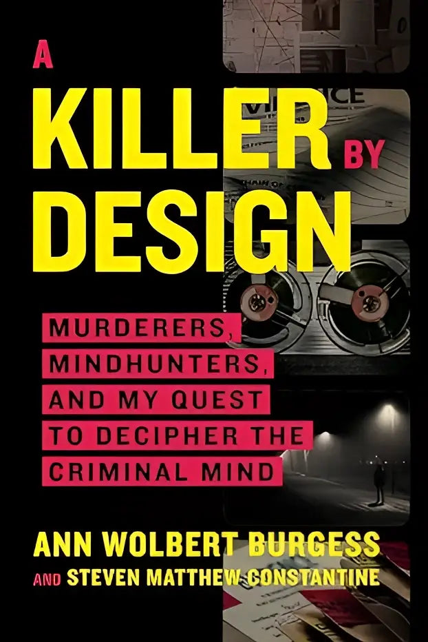 De boekcover van killer by design toont gele en rode tekst op een zwarte achtergrond met vintage bandrecorder en krantenknipsels