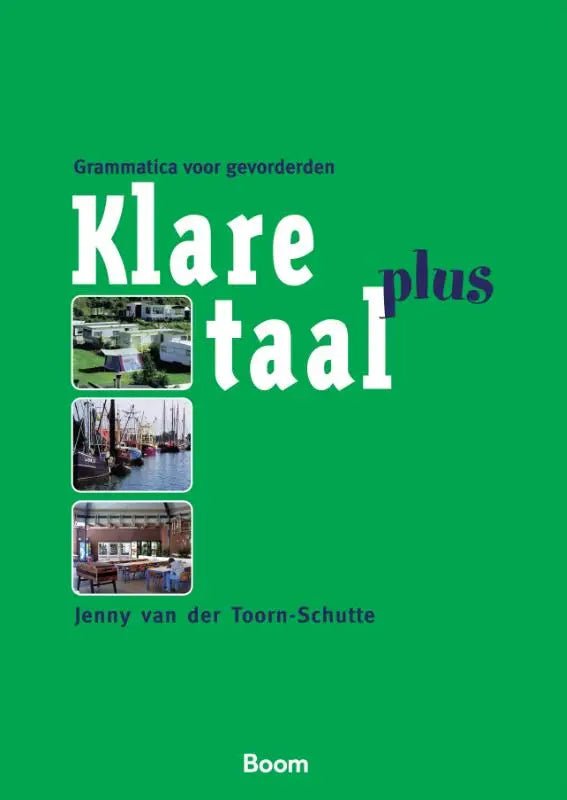 Groen boekcover van klare taal plus met titel en drie afbeeldingen van camping, boten en eetruimte in taal plus product
