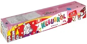 Kleurrol xl sprookjes met een kleurrijke rode en witte kinder joy chocoladebox met cartoonpersonages