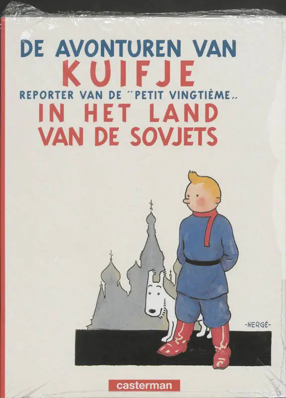 Illustratief boekomslag van kuifje in het land van de sovjets met kuifje en zijn hond sneeuwy voor een russische kerk