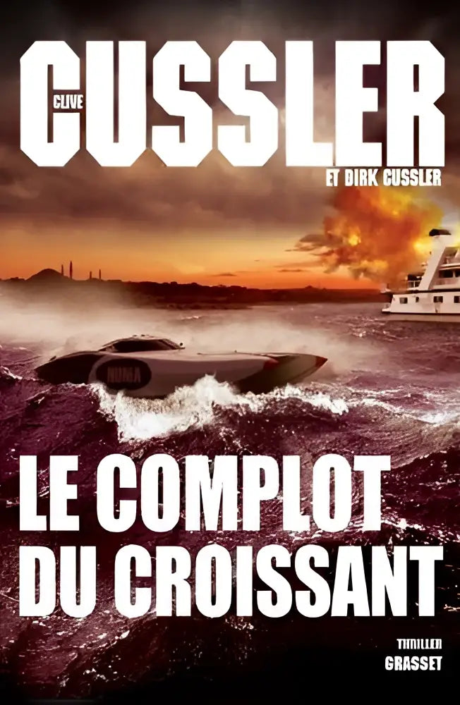 De cover van complot du croissant toont een donkergrijze futuristische speedboot bij zonsondergang