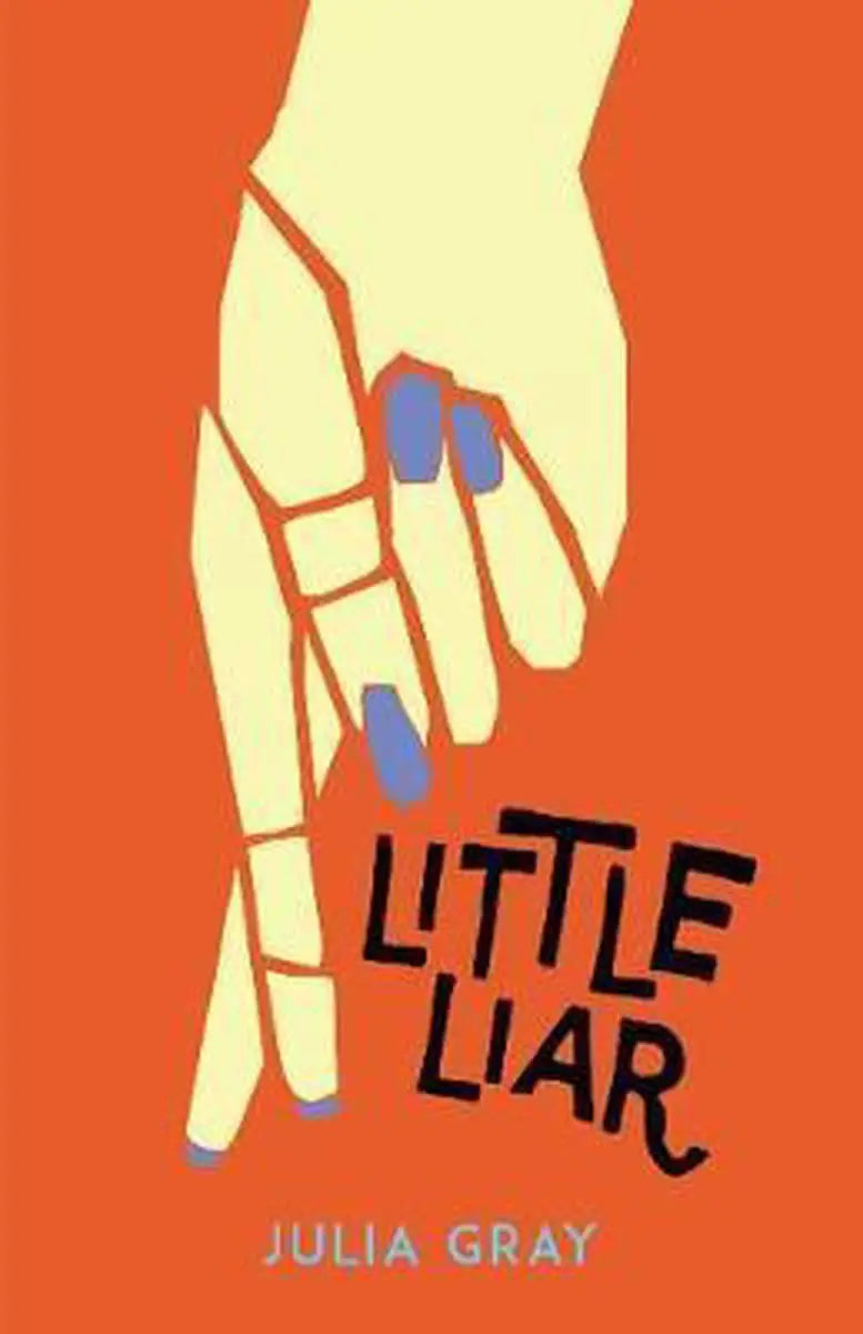 Gestileerde illustratie van een hand met blauwe nagellak tegen oranje achtergrond voor little liar nora tas
