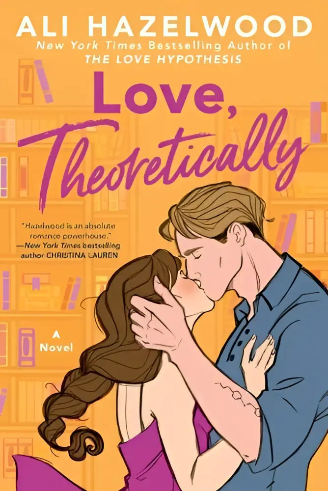 The amerikaanse paperbackuitvoering love theoretically door ali hazelwood heeft een levendige oranje omslag met paarse en roze letters over fake dating