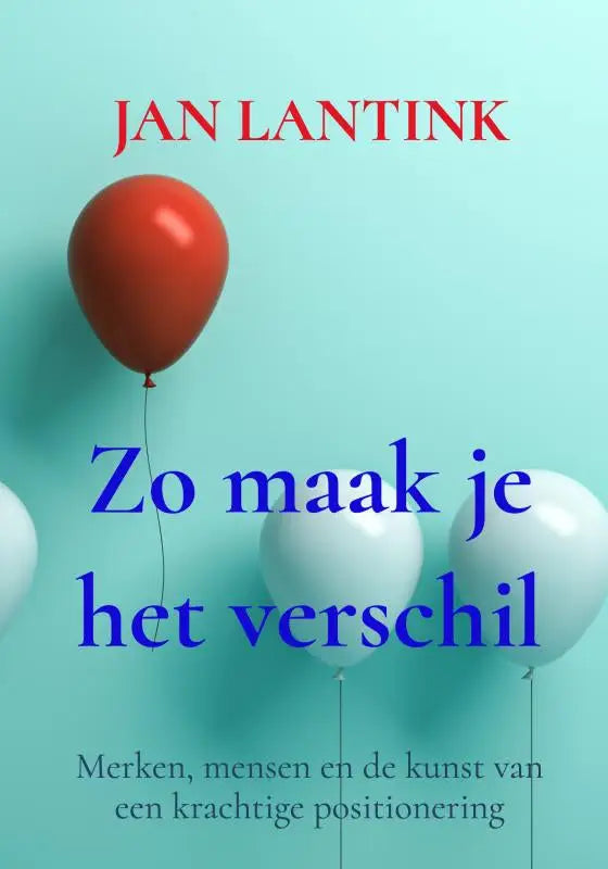 Een enkele rode ballon met een glanzend oppervlak op lichte blauwe achtergrond voor krachtige positionering