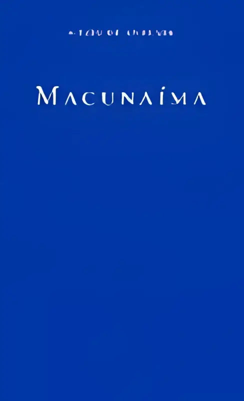 De macunaima productverpakking heeft een blauwe achtergrond met de naam macunaíma in witte schreefletters bovenaan