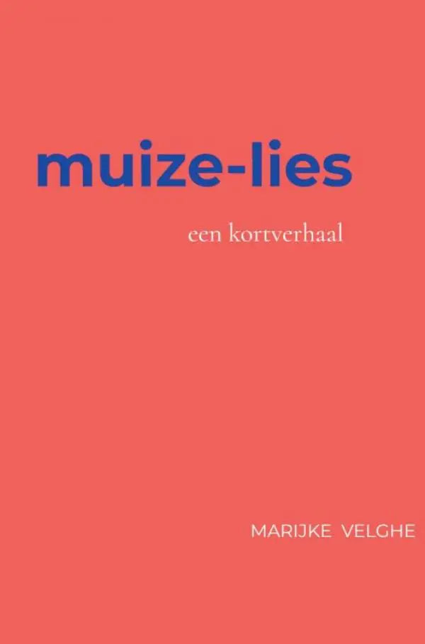 Minimalistische boekomslag muize-lies met een effen koraalkleurige achtergrond en blauwe titel voor jonge lezers