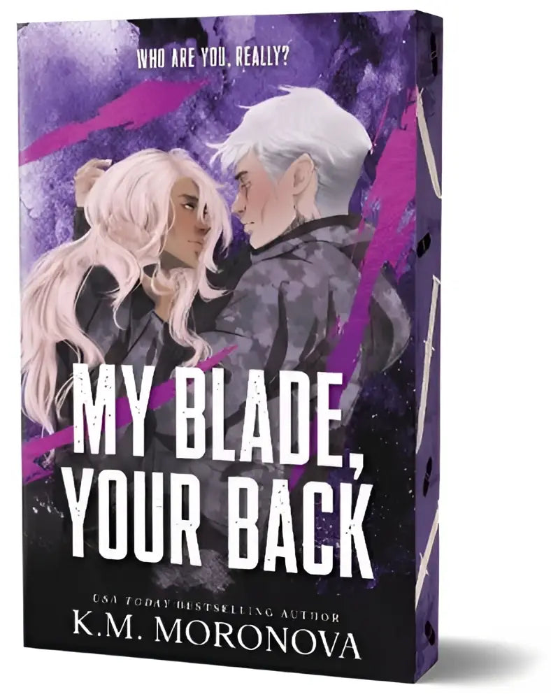 Paars en zwart boekomslag met twee geïllustreerde personages met wit haar voor dark military romance sequel my blade your back k.m