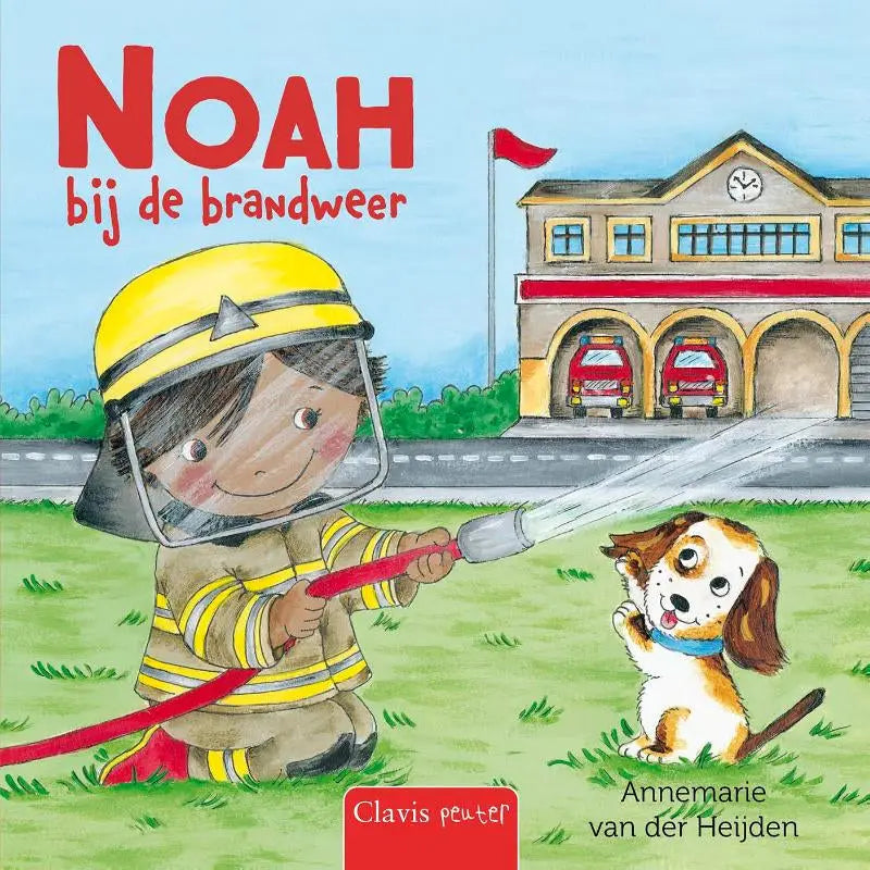 Gele helm met zwarte vizier en zilveren driehoekig embleem gedragen door cartoon brandweerman in noah bij de brandweer van clavis bvba