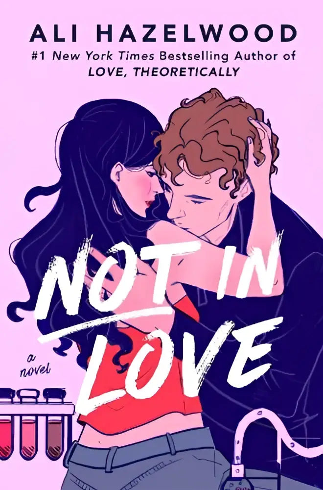 The boekcover van not in love toont een romantische illustratie van twee mensen die omarmen met een zachtroze achtergrond, ideaal als amerikaanse standaardhardcover product over ali hazelwoods hostile takeover thema