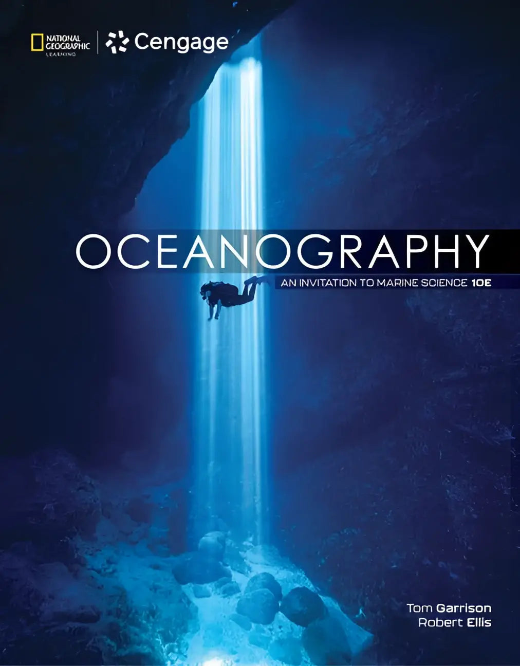 Blauw getinte boekomslag van Oceanography an invitation to marine science met silhouette van duiker bij onderwaterruimte